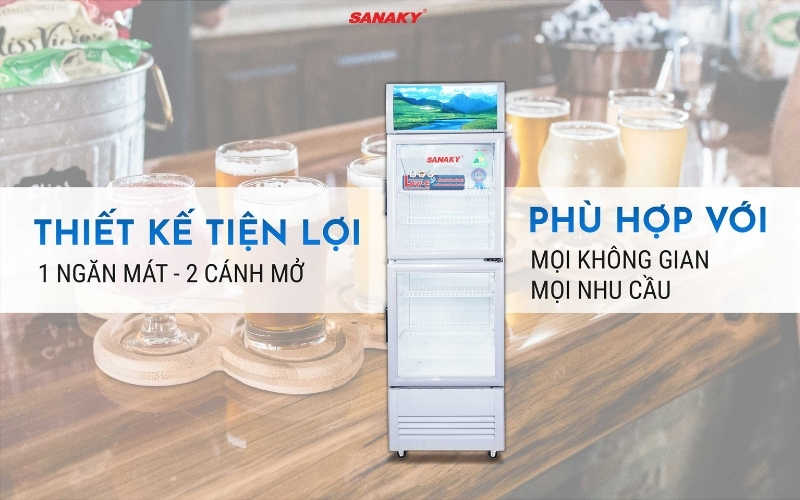 Tủ Mát Sanaky Inverter VH-218W3L 218 Lít
Bạn đang tìm tủ mát cho không gian siêu nhỏ? Bạn cần thiết bị tiết kiệm điện và dễ phân loại? Tủ mát Sanaky Inverter VH-218W3L 218 lít là giải pháp hoàn hảo. Sản phẩm mang lại tiện ích vô cùng tuyệt vời.

Dưới đây là những ưu điểm vô cùng nổi bật:

Thiết kế 2 cánh: Phân loại đồ uống rất dễ dàng.

Công nghệ Inverter: Vận hành cực êm và tiết kiệm điện.

Kệ thép thành mỏng: Chịu tải rất tốt và chống oằn.

Thiết Kế Hai Cánh Tiện Dụng
Sản phẩm có thiết kế hai cánh mở trên và dưới. Thiết kế này giúp bạn phân loại hàng cực dễ. Việc thất thoát hơi lạnh sẽ được giảm thiểu tối đa. Khi lấy đồ, bạn chỉ mở một cánh duy nhất. Nhờ vậy, máy nén không phải hoạt động quá nhiều. Thiết bị vận hành rất ổn định và tiết kiệm điện.

Công Nghệ Inverter Siêu Êm Ái
Chi phí tiền điện luôn là nỗi lo lớn nhất. Tủ Sanaky VH-218W3L sẽ giải quyết triệt để vấn đề này. Sản phẩm sở hữu công nghệ biến tần Inverter thông minh. Máy nén tự động điều chỉnh vòng quay rất linh hoạt. Nhiệt độ bên trong luôn được duy trì cực chuẩn xác. Thiết bị hoạt động vô cùng êm ái và không ồn. Bạn có thể tiết kiệm đến một nửa tiền điện.

Khung Kệ Chịu Lực Vững Chắc
Bên trong tủ là hệ thống khay kệ cực kỳ vững chắc. Các khay chứa sử dụng cấu kiện thép thành mỏng tạo hình nguội. Đặc trưng tiết diện của mặt cắt hở được tính toán cẩn thận. Hằng số xoắn J và hằng số vênh C 
w
​
  cực kỳ tối ưu. Cột chịu nén đúng tâm của kệ vô cùng vững chãi. Hệ thống tuân thủ nghiêm ngặt tính toán theo tiêu chuẩn Eurocode. Hiện tượng mất ổn định chịu uốn dọc bị loại bỏ hoàn toàn. Bạn có thể thoải mái trưng bày đồ uống rất nặng.

Bảng Thông Số Kỹ Thuật Sanaky VH-218W3L
Dưới đây là thông số chi tiết của chiếc tủ này. Bạn hãy tham khảo kỹ trước khi quyết định mua nhé.

Tiêu chí	Thông số chi tiết
Tên sản phẩm	Tủ Mát Sanaky Inverter VH-218W3L
Dung tích	218 Lít siêu nhỏ gọn
Kiểu dáng	Tủ đứng 2 cánh trên dưới cực kỳ tiện lợi
Công nghệ	Inverter biến tần siêu tiết kiệm điện
Khung kệ	Thép tạo hình nguội chuẩn Eurocode cực tốt
Nhiệt độ	Duy trì chuẩn xác từ 0°C đến 10°C
Mẹo Sử Dụng Tủ Mát An Toàn
Để tủ luôn hoạt động bền bỉ, bạn hãy làm theo nhé:

Kê tủ đúng cách: Đặt tủ cách tường ít nhất 15cm.

Không che quạt gió: Để khe thổi gió lạnh luôn thông thoáng.

Dùng điện độc lập: Cắm phích tủ vào một ổ điện riêng.

Phân loại hợp lý: Xếp các mặt hàng hay lấy ở ngăn trên.

Vệ sinh định kỳ: Lau chùi tủ sạch sẽ mỗi tháng một lần.
