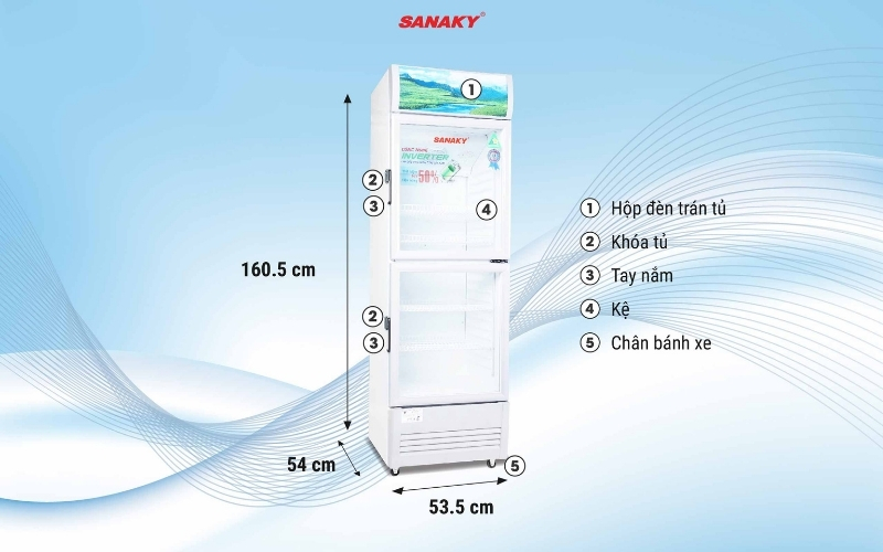 Tủ Mát Sanaky Inverter VH-218W3L 218 Lít
Bạn đang tìm tủ mát cho không gian siêu nhỏ? Bạn cần thiết bị tiết kiệm điện và dễ phân loại? Tủ mát Sanaky Inverter VH-218W3L 218 lít là giải pháp hoàn hảo. Sản phẩm mang lại tiện ích vô cùng tuyệt vời.

Dưới đây là những ưu điểm vô cùng nổi bật:

Thiết kế 2 cánh: Phân loại đồ uống rất dễ dàng.

Công nghệ Inverter: Vận hành cực êm và tiết kiệm điện.

Kệ thép thành mỏng: Chịu tải rất tốt và chống oằn.

Thiết Kế Hai Cánh Tiện Dụng
Sản phẩm có thiết kế hai cánh mở trên và dưới. Thiết kế này giúp bạn phân loại hàng cực dễ. Việc thất thoát hơi lạnh sẽ được giảm thiểu tối đa. Khi lấy đồ, bạn chỉ mở một cánh duy nhất. Nhờ vậy, máy nén không phải hoạt động quá nhiều. Thiết bị vận hành rất ổn định và tiết kiệm điện.

Công Nghệ Inverter Siêu Êm Ái
Chi phí tiền điện luôn là nỗi lo lớn nhất. Tủ Sanaky VH-218W3L sẽ giải quyết triệt để vấn đề này. Sản phẩm sở hữu công nghệ biến tần Inverter thông minh. Máy nén tự động điều chỉnh vòng quay rất linh hoạt. Nhiệt độ bên trong luôn được duy trì cực chuẩn xác. Thiết bị hoạt động vô cùng êm ái và không ồn. Bạn có thể tiết kiệm đến một nửa tiền điện.

Khung Kệ Chịu Lực Vững Chắc
Bên trong tủ là hệ thống khay kệ cực kỳ vững chắc. Các khay chứa sử dụng cấu kiện thép thành mỏng tạo hình nguội. Đặc trưng tiết diện của mặt cắt hở được tính toán cẩn thận. Hằng số xoắn J và hằng số vênh C 
w
​
  cực kỳ tối ưu. Cột chịu nén đúng tâm của kệ vô cùng vững chãi. Hệ thống tuân thủ nghiêm ngặt tính toán theo tiêu chuẩn Eurocode. Hiện tượng mất ổn định chịu uốn dọc bị loại bỏ hoàn toàn. Bạn có thể thoải mái trưng bày đồ uống rất nặng.

Bảng Thông Số Kỹ Thuật Sanaky VH-218W3L
Dưới đây là thông số chi tiết của chiếc tủ này. Bạn hãy tham khảo kỹ trước khi quyết định mua nhé.

Tiêu chí	Thông số chi tiết
Tên sản phẩm	Tủ Mát Sanaky Inverter VH-218W3L
Dung tích	218 Lít siêu nhỏ gọn
Kiểu dáng	Tủ đứng 2 cánh trên dưới cực kỳ tiện lợi
Công nghệ	Inverter biến tần siêu tiết kiệm điện
Khung kệ	Thép tạo hình nguội chuẩn Eurocode cực tốt
Nhiệt độ	Duy trì chuẩn xác từ 0°C đến 10°C
Mẹo Sử Dụng Tủ Mát An Toàn
Để tủ luôn hoạt động bền bỉ, bạn hãy làm theo nhé:

Kê tủ đúng cách: Đặt tủ cách tường ít nhất 15cm.

Không che quạt gió: Để khe thổi gió lạnh luôn thông thoáng.

Dùng điện độc lập: Cắm phích tủ vào một ổ điện riêng.

Phân loại hợp lý: Xếp các mặt hàng hay lấy ở ngăn trên.

Vệ sinh định kỳ: Lau chùi tủ sạch sẽ mỗi tháng một lần.